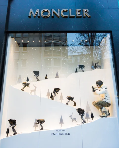 moncler frankfurt flughafen moncler frankfurt flughafen