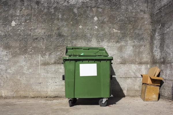 The lonely  green container