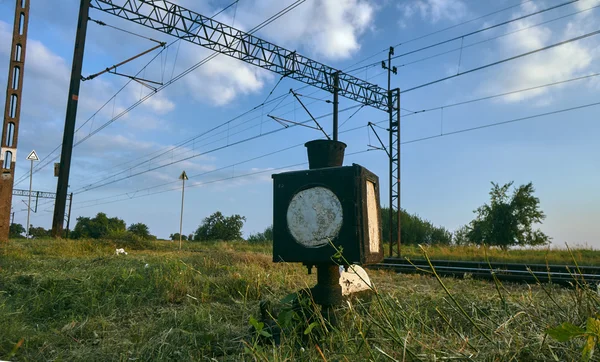 The steering station and tracks