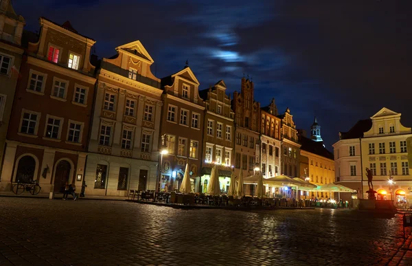 Buildings on Old Market at night