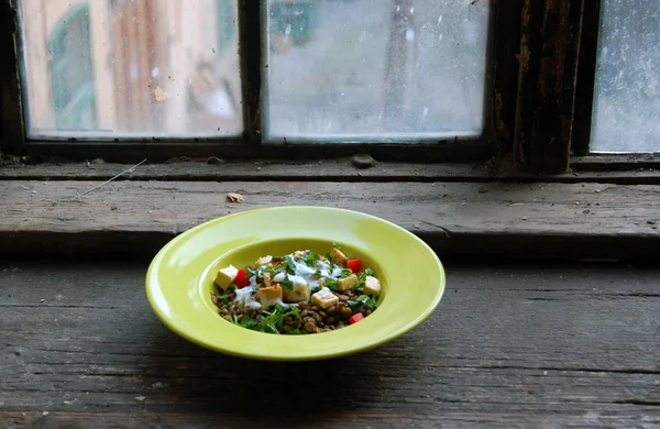 Lentils salad with grilled tofu