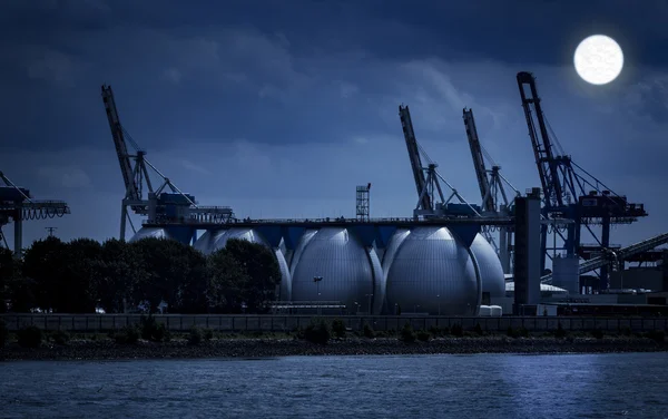 Night View of an industrial plant in Hamburg