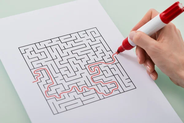 Solving Maze Puzzle