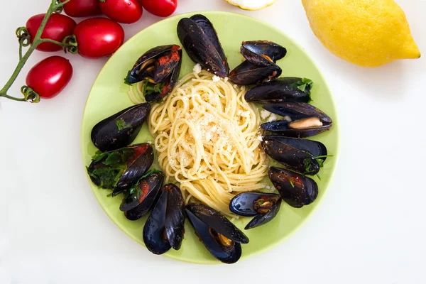 Cooked mussels and pasta