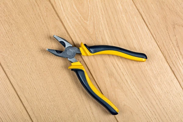 Pliers