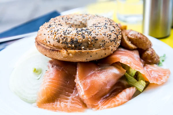 Salmon Bagel with fresh cheese