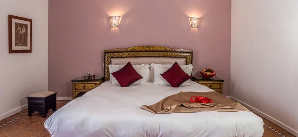 Luxury arabic bedroom
