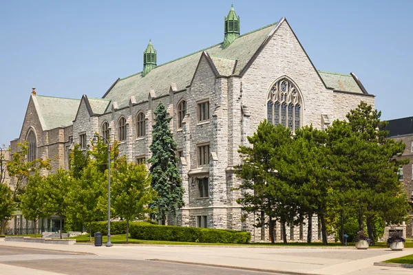 Queen\'s University Douglas Library building