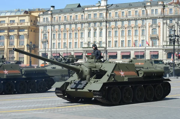 Self-propelled gun SU-100 during a rehearsal of the parade dedicated to the 70th anniversary of the Victory in the great Patriotic war in Moscow.