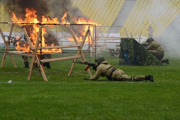 Special forces demonstrate training.