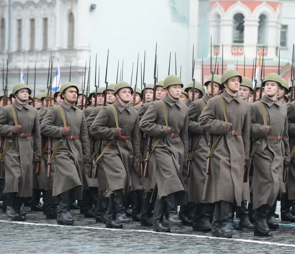 Russian soldiers in the form of the Great Patriotic War at the parade on Red Square in Moscow.