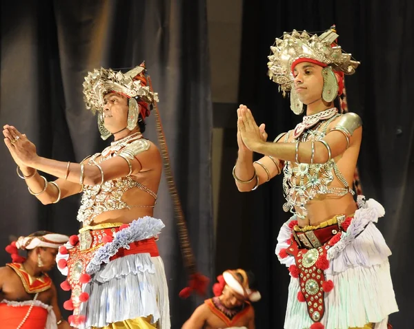 Show in traditional Sri Lankian theatre - drum, dance and singing.