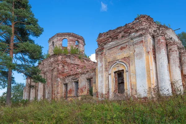 Ruined Church of the Intercession of the Holy Virgin (1825-1836)