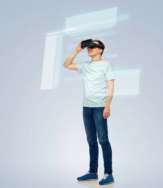快乐的人,在虚拟现实耳机或 3d 眼镜 - 图库照片