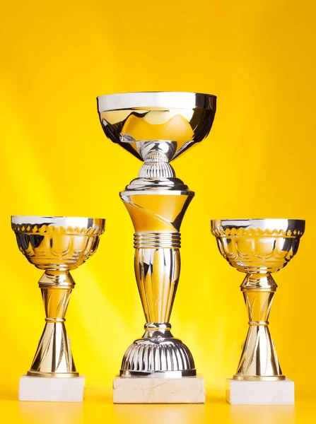 Three winner cup bowl prizes
