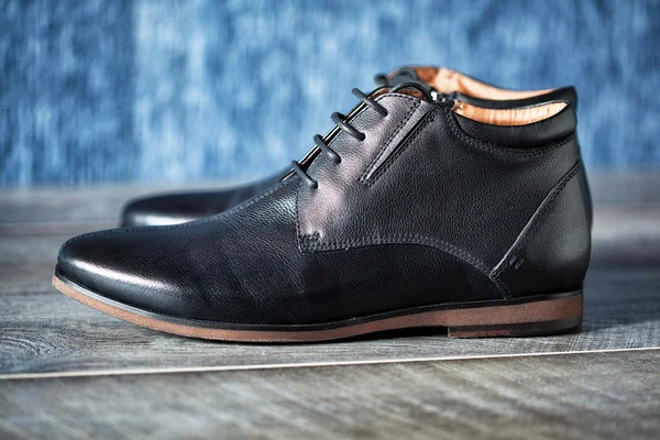 Men\'s classic black shoes