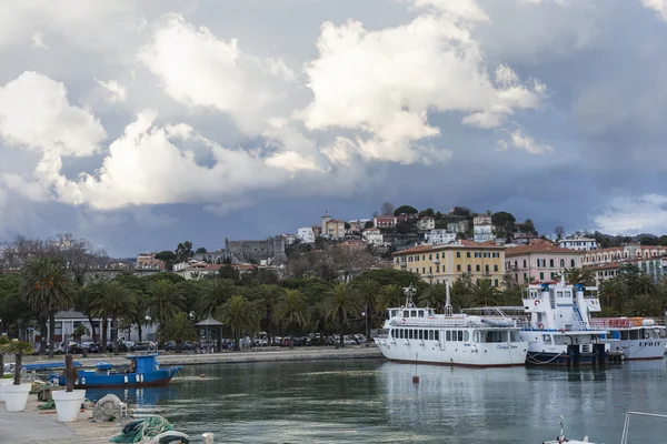 拉斯佩齐亚,意大利-2016 年 3 月 9 日 ︰ 游艇在