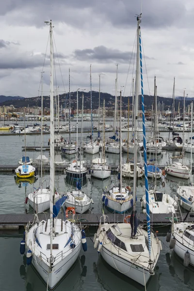 拉斯佩齐亚,意大利-2016 年 3 月 9 日 ︰ 游艇在