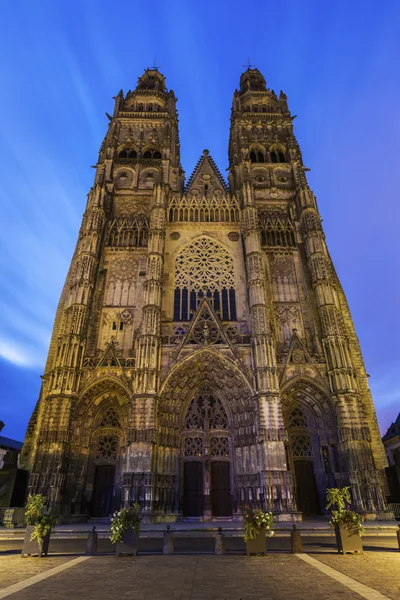 Tours Cathedral at night