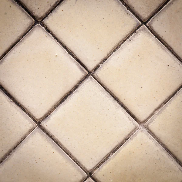 Square tiles