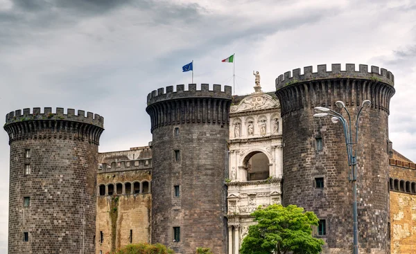 The Castel Nuovo, Naples, Italy - 图库照片scali