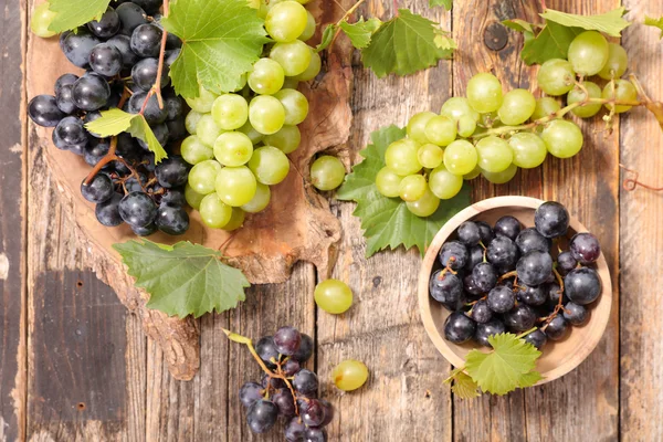 Green and red grapes