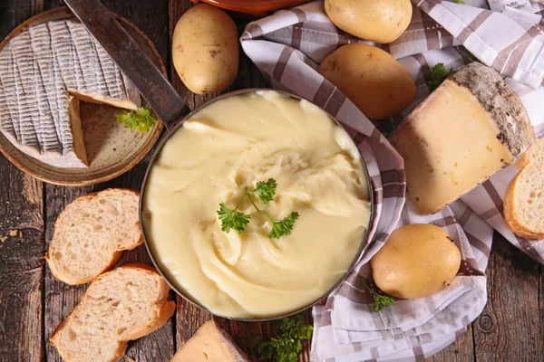 Potato and cheese fondue