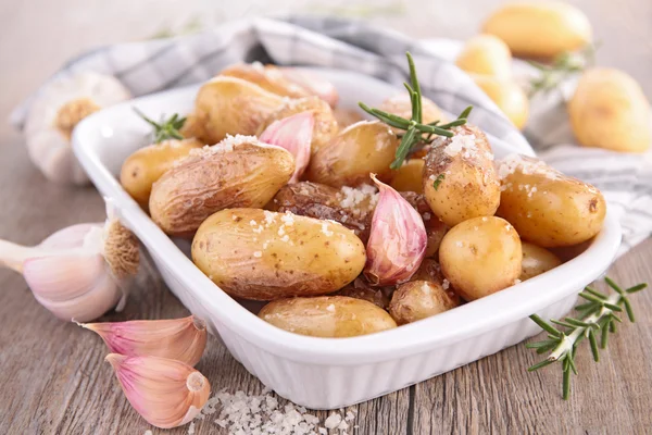 Tasty baked potato - 图库照片studioM#629977