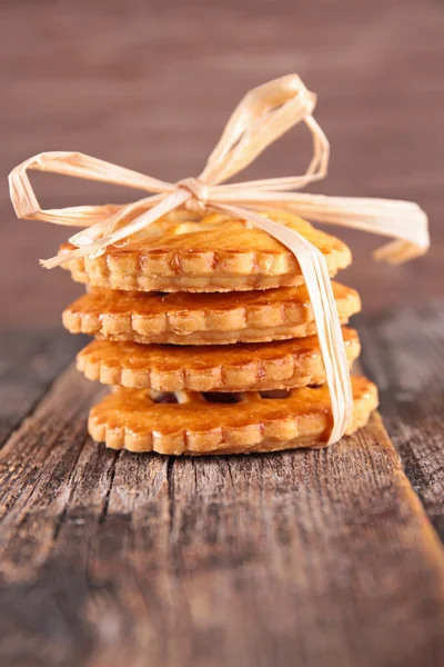 Biscuits with apple jelly