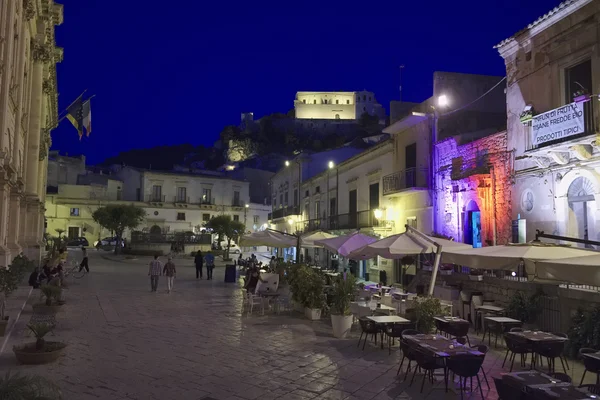 Mormino Penna Street by night