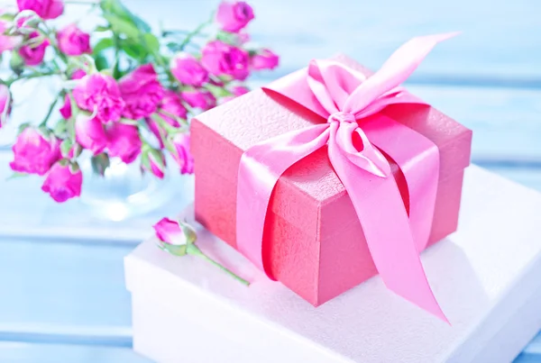 Box for present and flowers