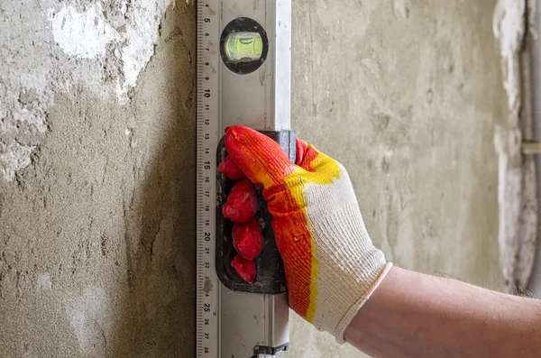 Wall leveling tool