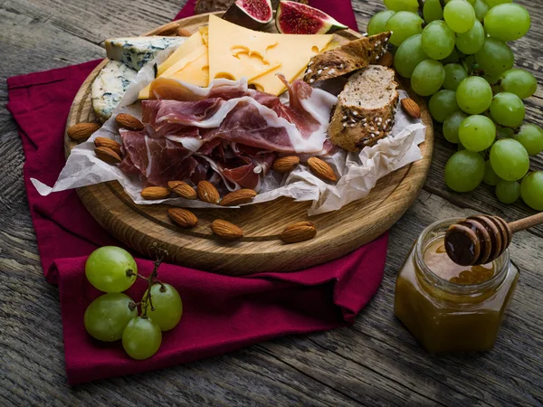 Wine appetizers set