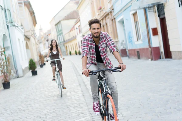 Friends with city bikes