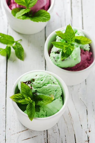 Mint ice-creams with chocolate