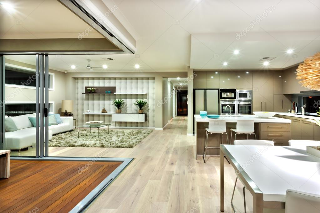 Panorama interior de casa moderna con living comedor y cocina ... Cocina living comedor