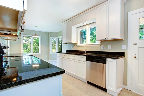 Zwart wit keuken interieur met eethoek — stockfoto © viz arch ...
