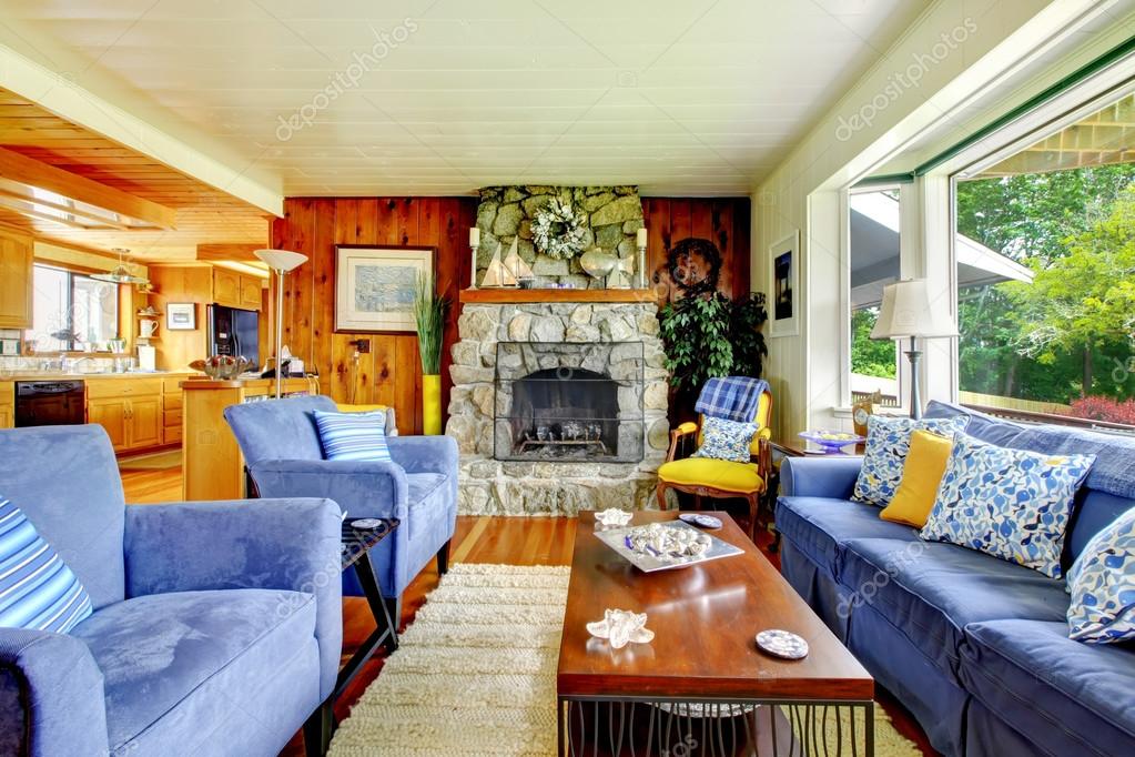 Sala de estar con muebles azules — fotos de stock © iriana88w ...