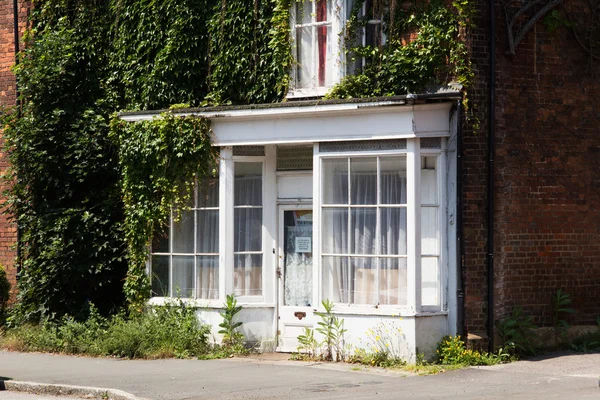 BEACONSFIELD, ENGLAND - JUNE 2016: Old empty shop in the old tow