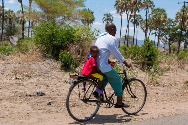 Cycling as primary means of transport in Malawi