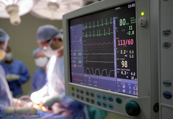 Heart monitor in hospital surgery