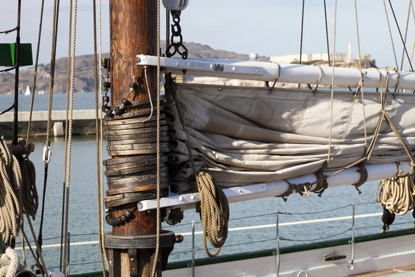 The hawser on the sailboat mast