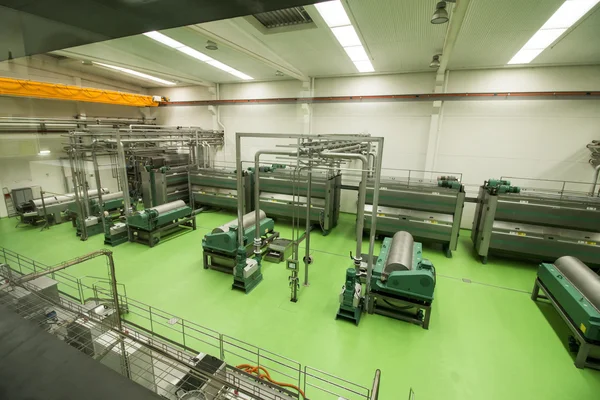 Modern processing unit machinery for olive oil