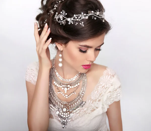 Jewelry. Beautiful Fashion Luxury Hairstyle, Makeup. Beauty port