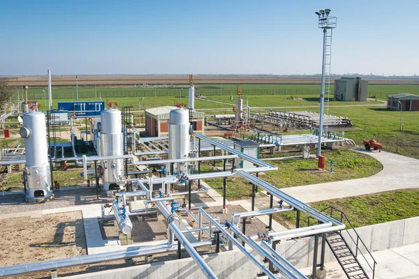 Oil and gas processing plant