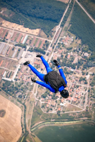 Skydiver in free