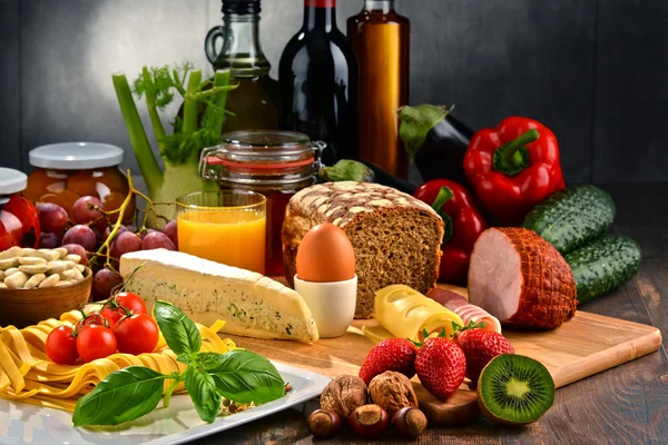 Composition with variety of organic food products