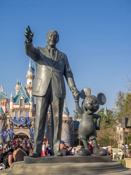 Walt Disney and Mickey Mouse statue, Disneyland