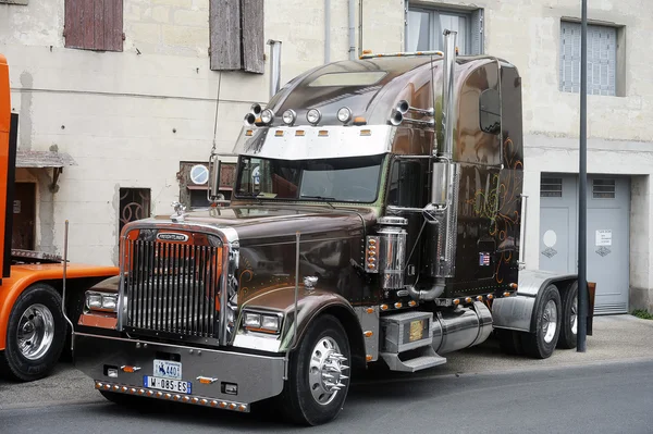 Big rich American truck personalized presentation