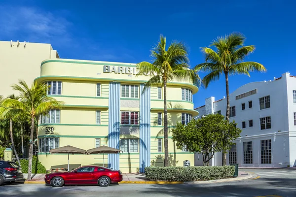 View at Ocean drive to Hotel The Barbizon